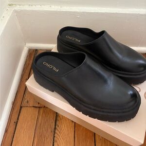Pilcro Black Chunky Clogs